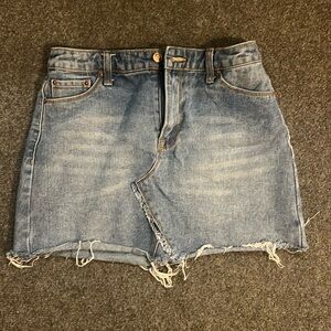 Forever 21! 90s Blue Jean skirt! Size medium
